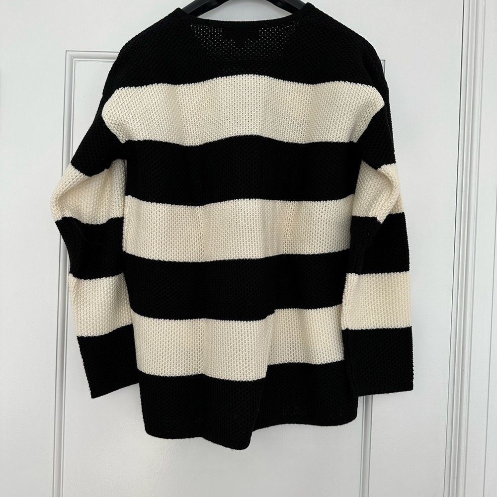 St John- notch collar jacket/sweater - Picture 4 of 5